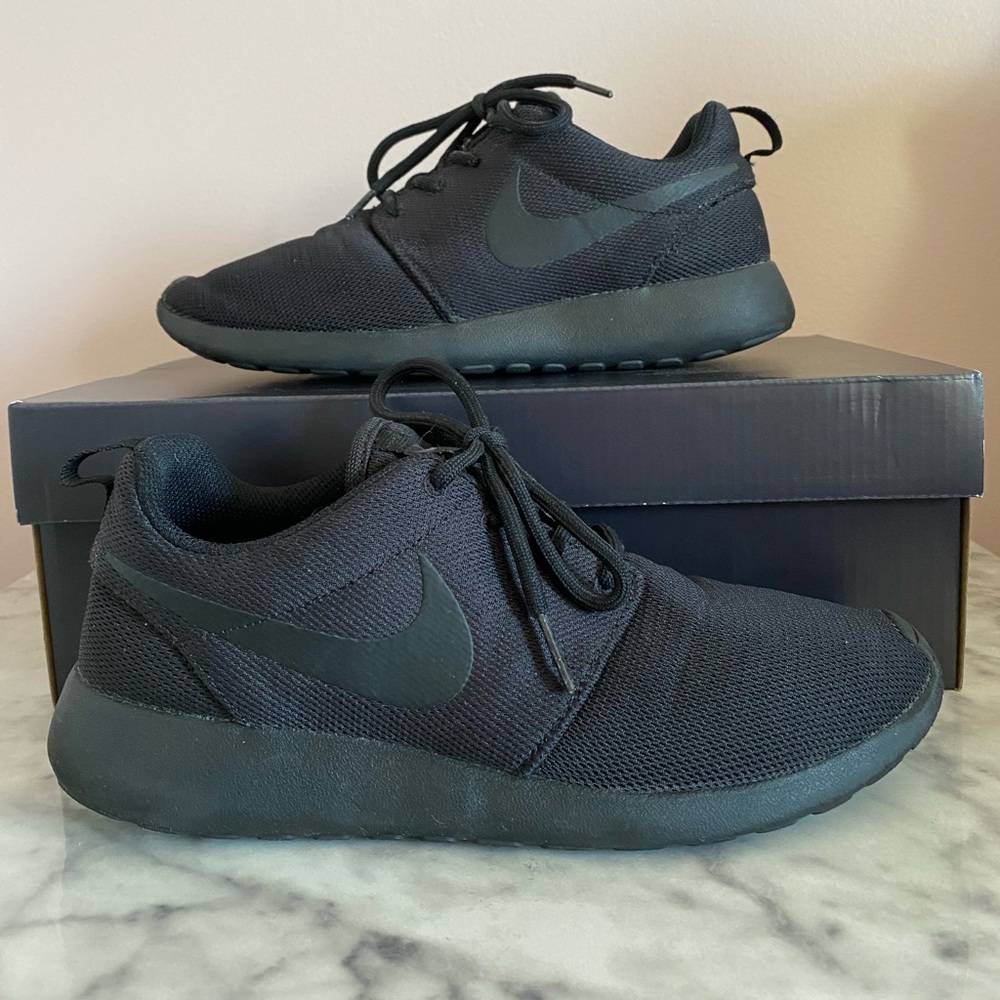 Women’s Nike Roshe Size 7.5